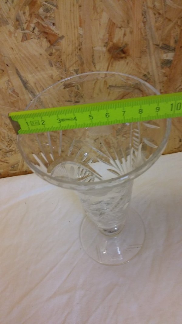 alte geschliffene Glas Vase