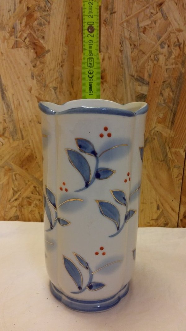 Vase mit blauen Blatt Motiv