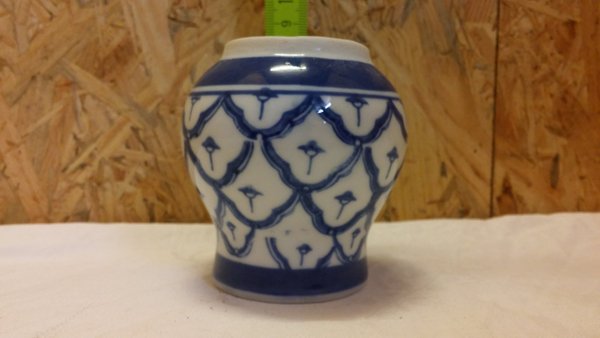 kleine blau/weiße Vase