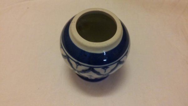 kleine blau/weiße Vase