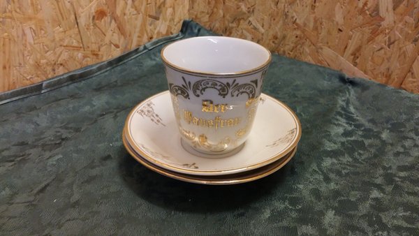 alte „Hausfrauen“ Tasse mit Goldverzierung der Marke GHO Bavaria
