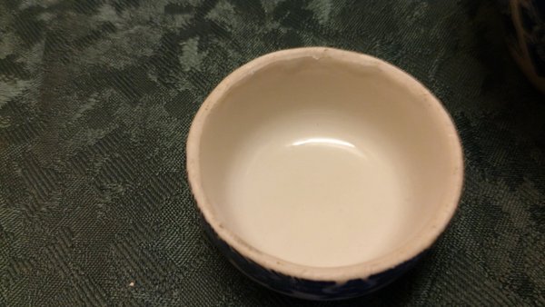 Asiatische Deckeldose / Teedose aus Porzellan
