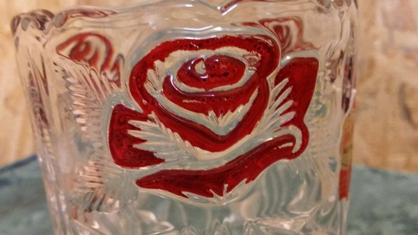 Bleikristall Vase mit roter Rose von Anna Hütte