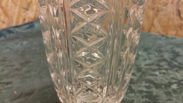 Bleikristall Vase mit roter Rose von Anna Hütte