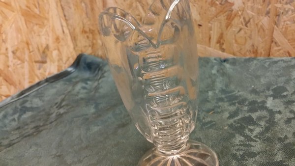 Kristall Vase mit geschliffenen Herzen